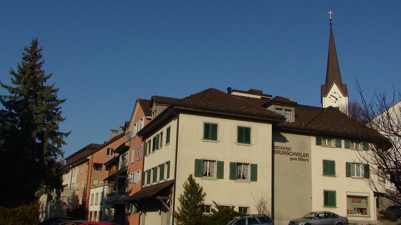 Hotel Restaurant Loewen Sirnach Екстер'єр фото